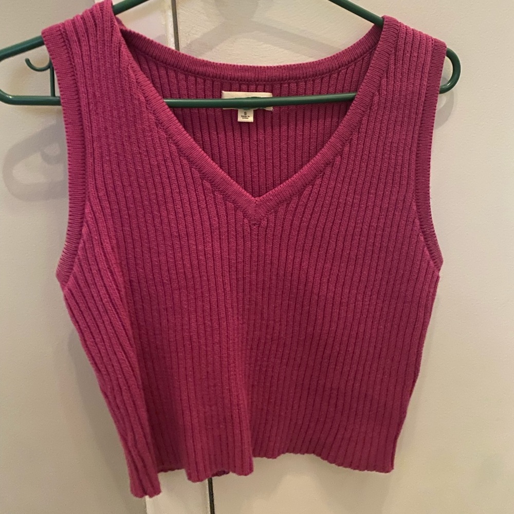 Sweater vest